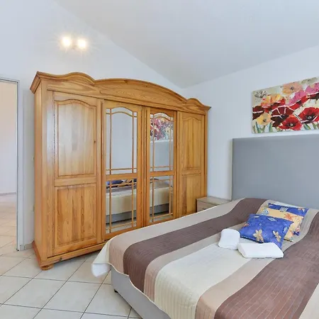 New! Lemon & Mint Apartment